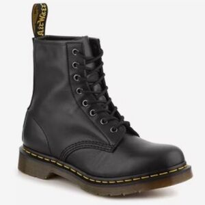 Dr Marten airwalk 1460 Combat Boots in black size 7L 6m